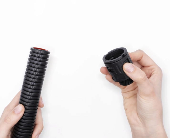 proces montażu szybkozłaczki Flexaquick na rurze karbonowanej